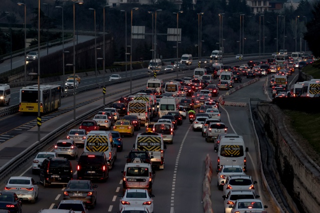 İstanbul'da yasak bitti,  trafik tıkandı! 5
