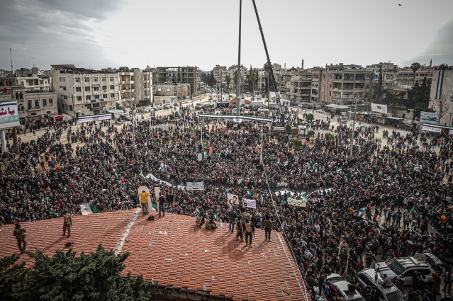 İç savaşın 11. yılına girdiği Suriye'de gösteriler düzenlendi 13