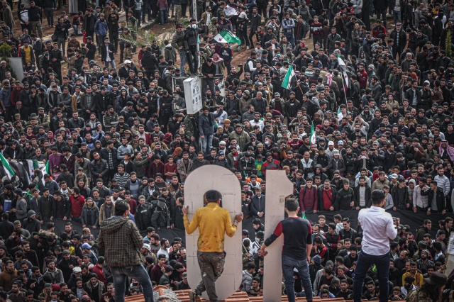 İç savaşın 11. yılına girdiği Suriye'de gösteriler düzenlendi 11