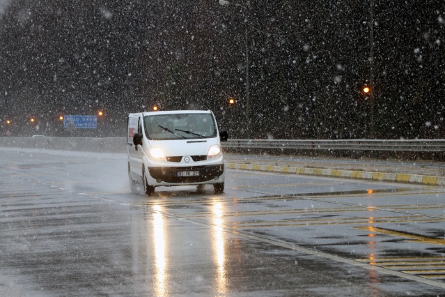 Bolu Dağı'nda kar yağışı 3