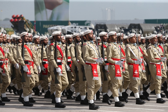 Pakistan Milli Günü'nde askeri geçit töreni 15