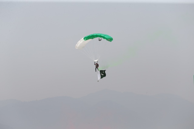 Pakistan Milli Günü'nde askeri geçit töreni 38