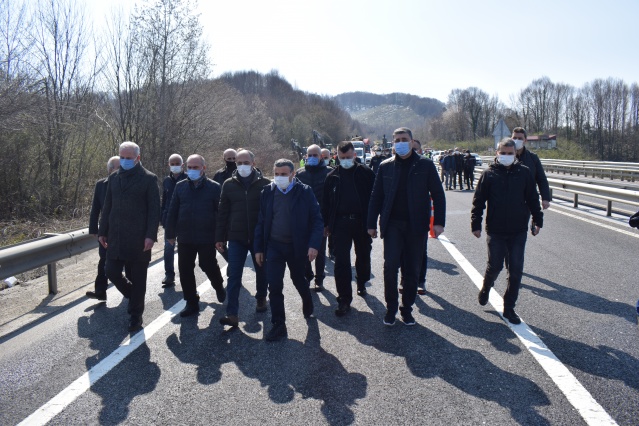 Düzce-Zonguldak yolunda çökme 5