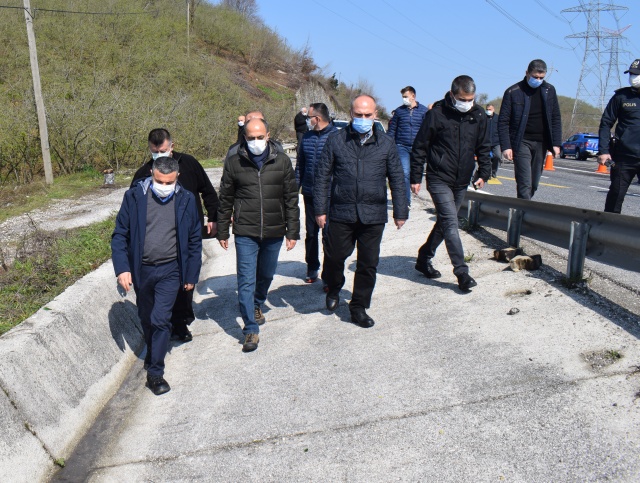 Düzce-Zonguldak yolunda çökme 4