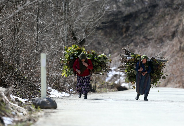 Doğu Karadenizli kadınların sabah başlayan yorucu mesaisi 5
