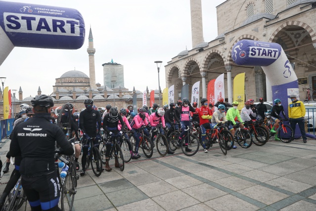 26. Uluslararası Mevlana Bisiklet Turu Konya'da başladı 3