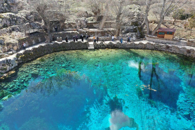 Sivas'ın "doğal akvaryumu" Gökpınar Gölü her mevsim ziyaretçilerini ağırlıyor 16