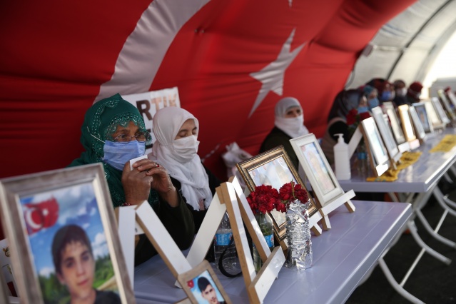 Diyarbakır anneleri evlatlarına "teslim ol" çağrısında bulundu 1