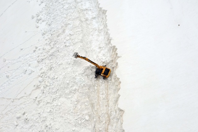 Muş'ta 4 aydır kapalı olan alternatif köy yolu 7 günde açılabildi 20
