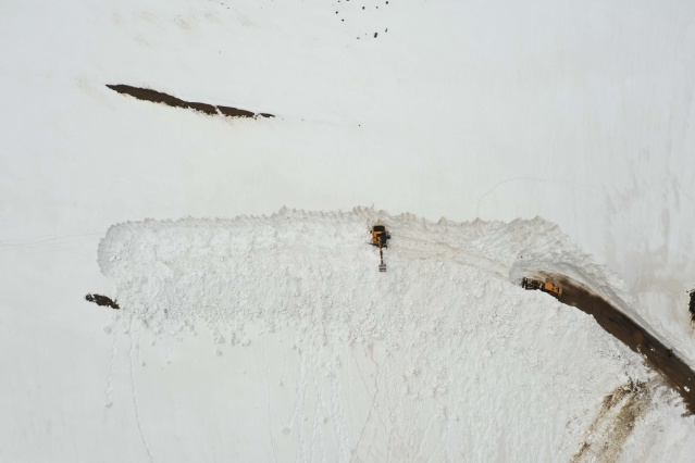 Muş'ta 4 aydır kapalı olan alternatif köy yolu 7 günde açılabildi 2