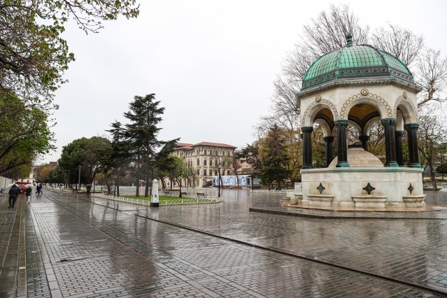 İstanbul'da sokağa çıkma kısıtlaması 24
