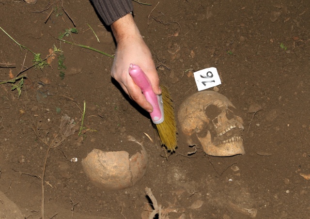 Bilimsel kazılarla Ermeni çetelerinin katliamları 9