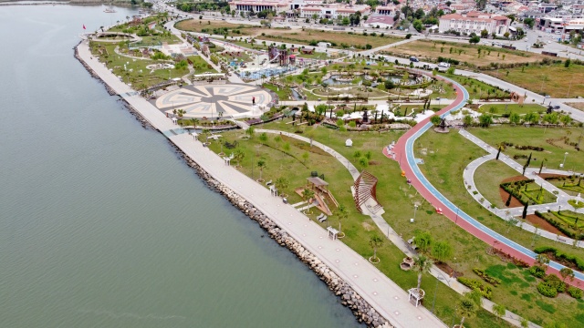 Turizm merkezlerinde "tam kapanma"nın ikinci gününde sessizlik hakim oldu 9