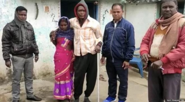 55 yaşındaki felçli adam,  koronavirüs aşısı yaptırdıktan sonra yürümeye başladı 3