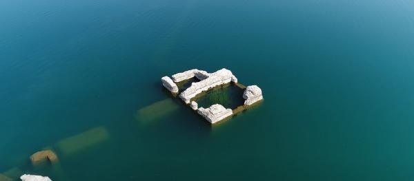 Hazar Gölü'nde su seviyesi düştü,  'Batık şehir' ortaya çıktı 2