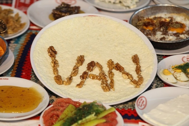 Sosyal medya "Dünya Kahvaltı Günü"nde Van kahvaltısı fotoğraflarıyla renklenecek 9