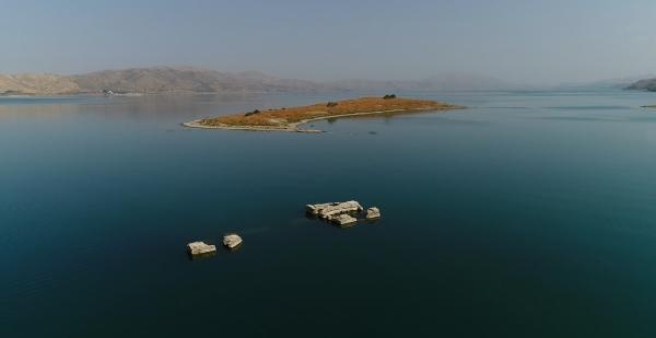 Hazar Gölü'nde su seviyesi düştü,  'Batık şehir' ortaya çıktı 4