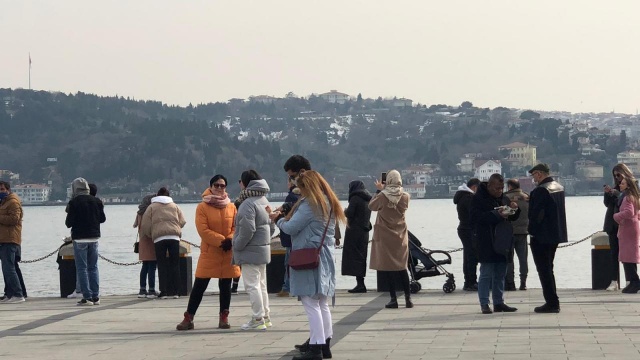 Ortaköy Sahili'ndeki yoğunluk dikkat çekti 2