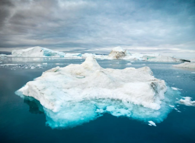 Grönland hızla eriyor: Son 2 günde 17 milyar ton buzul yok oldu 7