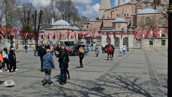 Sultahahmet'te turist yoğunluğu: Sosyal mesafeyi hiçe saydılar... 5