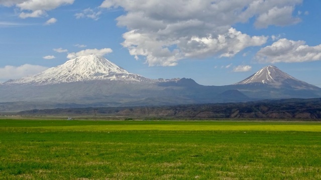 'Türkiye'nin çatısı' Ağrı Dağı manzarasıyla büyülüyor 4