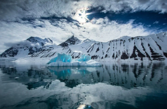 Grönland hızla eriyor: Son 2 günde 17 milyar ton buzul yok oldu 8