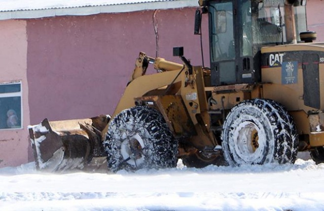 Bu köy adının hakkını veriyor: Evler,  ahırlar hatta ağaçlar bile kara gömüldü 4