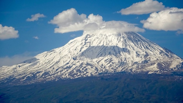 'Türkiye'nin çatısı' Ağrı Dağı manzarasıyla büyülüyor 7