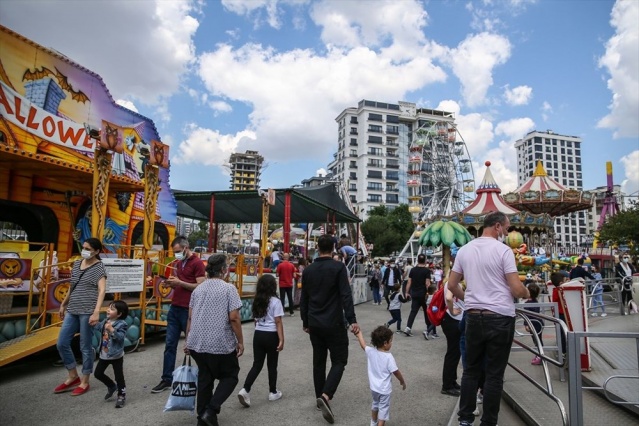 İstanbul'da kısıtlamasız ilk cumartesi 18