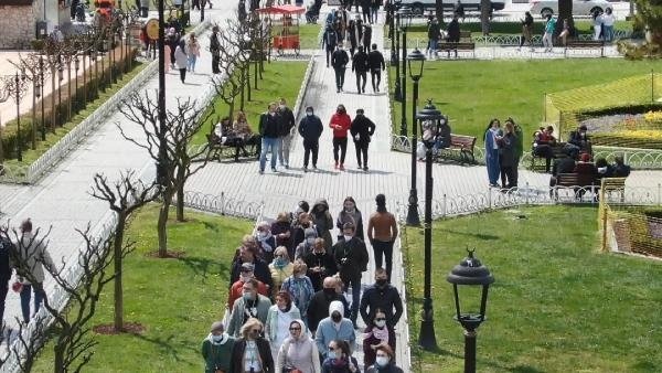 Sultahahmet'te turist yoğunluğu: Sosyal mesafeyi hiçe saydılar... 2