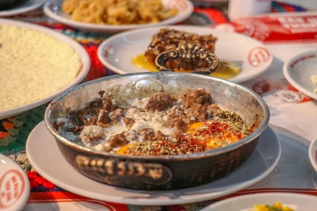 Sosyal medya "Dünya Kahvaltı Günü"nde Van kahvaltısı fotoğraflarıyla renklenecek 3