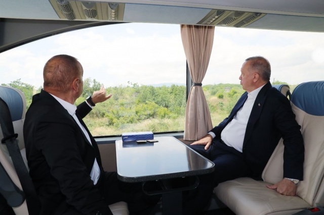 Cumhurbaşkanı Erdoğan'dan Azerbaycan’a tarihi ziyaret: Bir ilk yaşandı 4