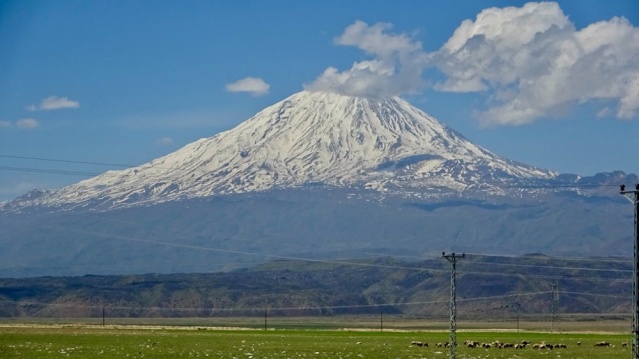 'Türkiye'nin çatısı' Ağrı Dağı manzarasıyla büyülüyor 1