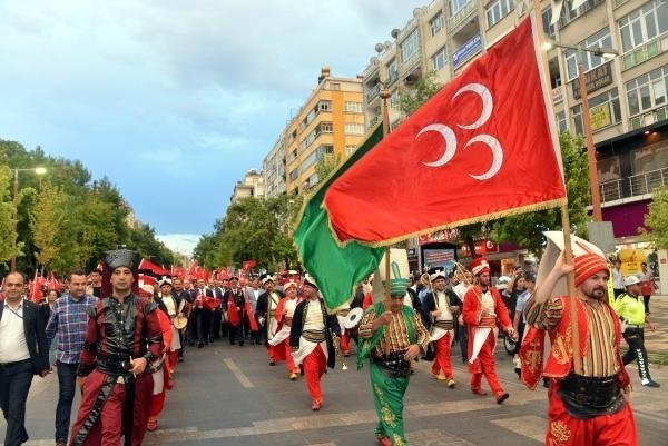 106 yaşında demokrasi nöbetine katıldı 9