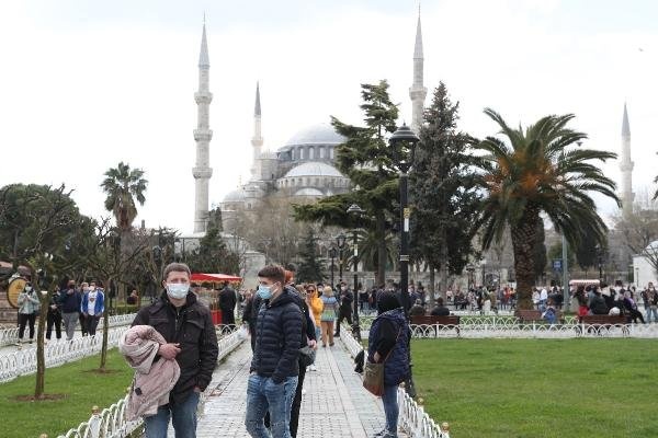 Sultahahmet'te turist yoğunluğu: Sosyal mesafeyi hiçe saydılar... 4