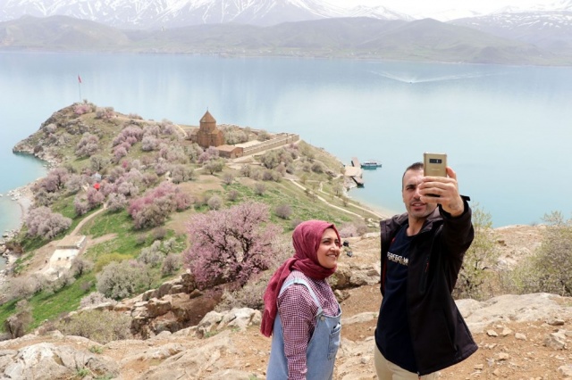 Van dünyanın dört bir yanından turist bekliyor 8