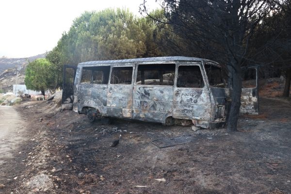 Marmara Adası'ndaki yangının boyutu gün ağarınca ortaya çıktı 9