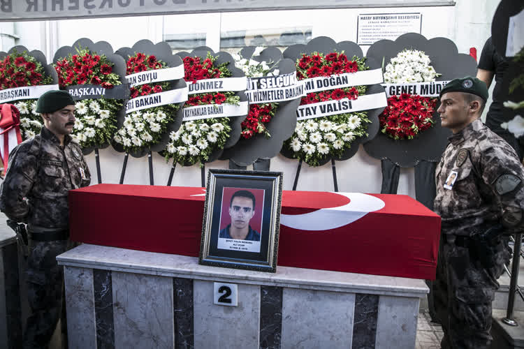 Şehit polis Ali Uçar son yolculuğuna uğurlandı