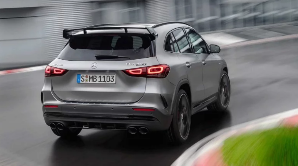 Mercedes AMG GLA 45 özellikleri