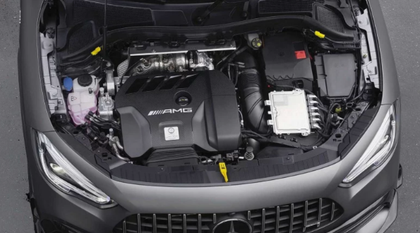 Mercedes AMG GLA 45 özellikleri