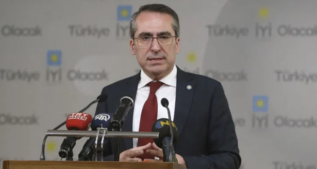 İYİ Parti'de üst düzey istifa