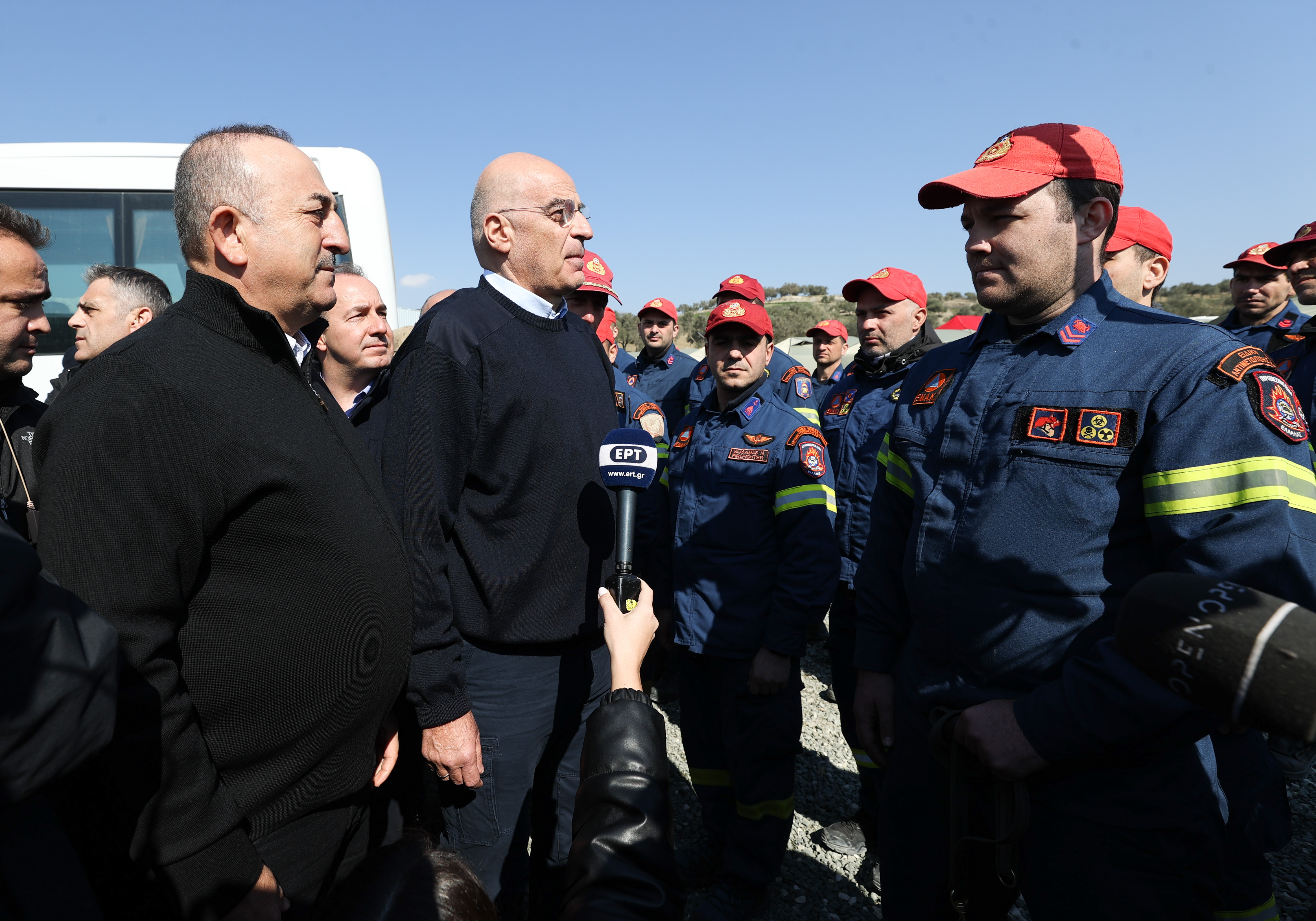 Yunanistan Dışişleri Bakanı Dendias,  deprem bölgesinde: Desteğimiz burada bitmeyecek