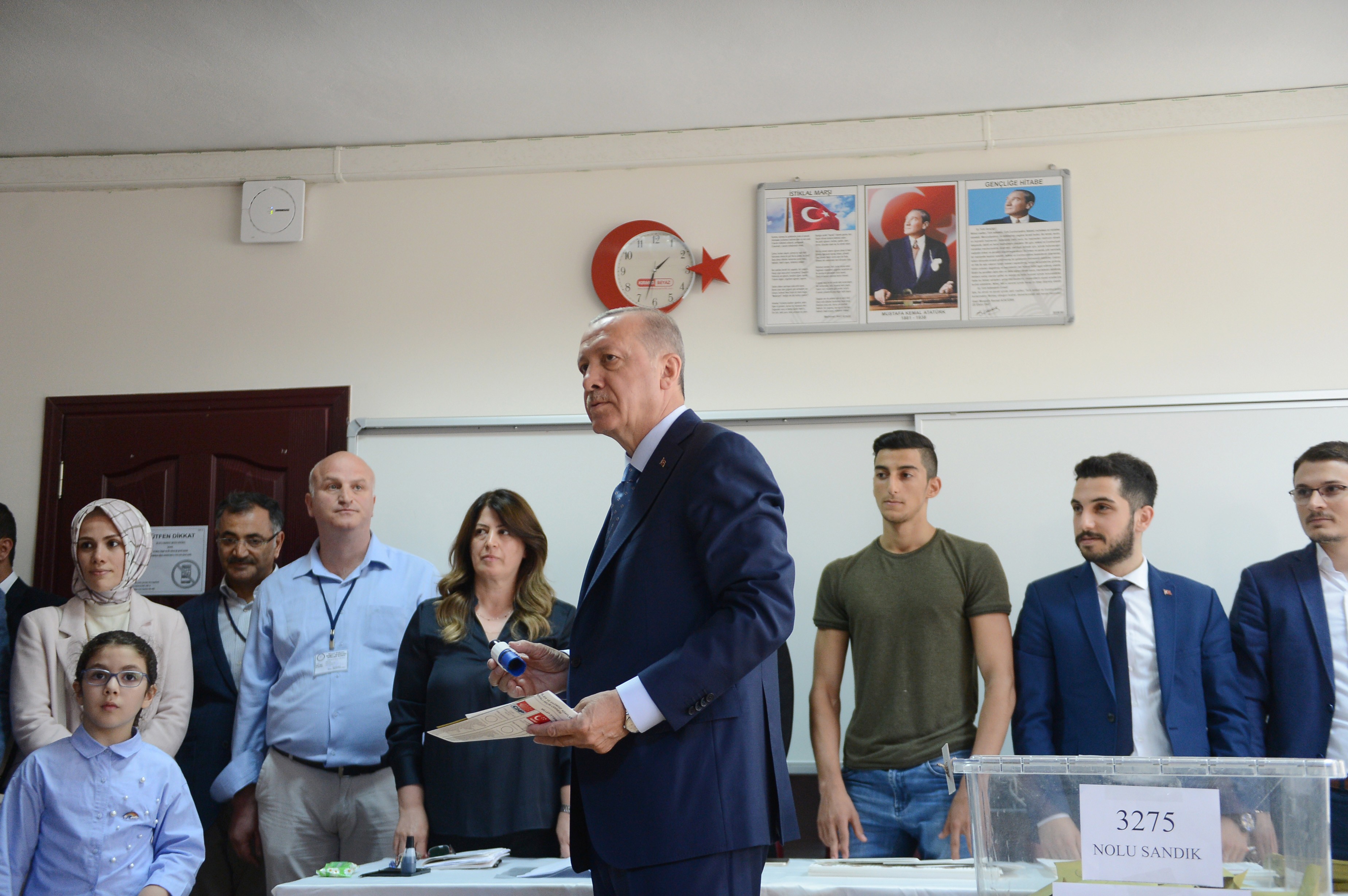 AK Parti'nin Kürt seçmenin oyları için HÜDA PAR'dan sonra bir kozu daha var: Sürpriz isim aday olabilir!