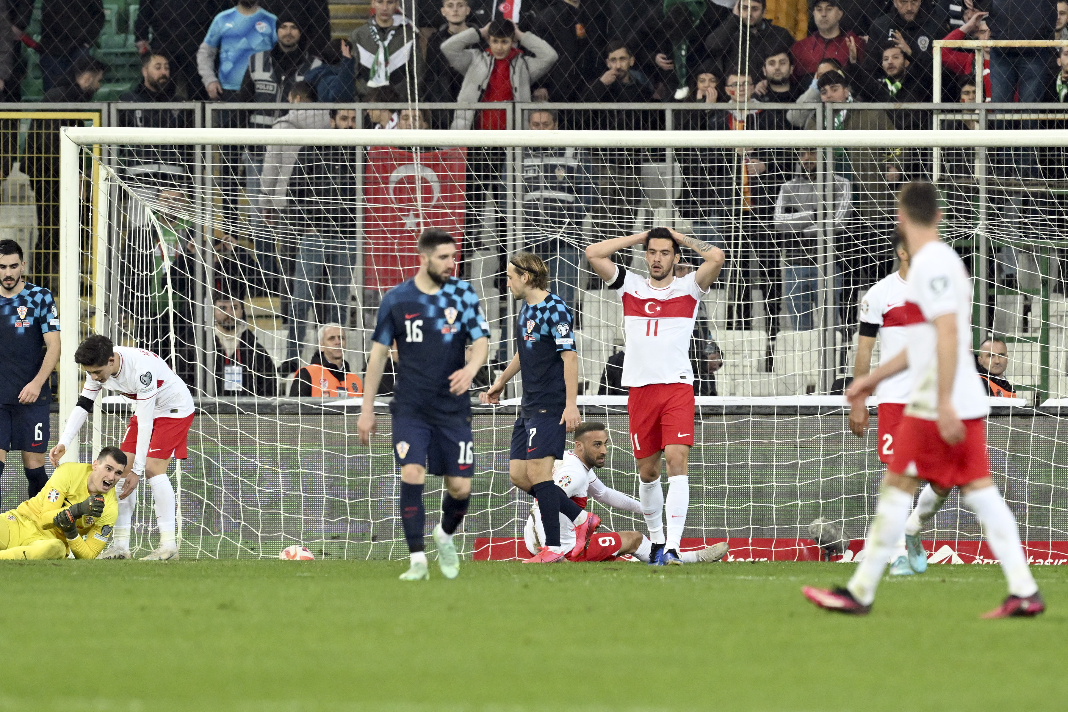 Hırvatistan'a Bursa'da yenildik. A milli hüsran takımı