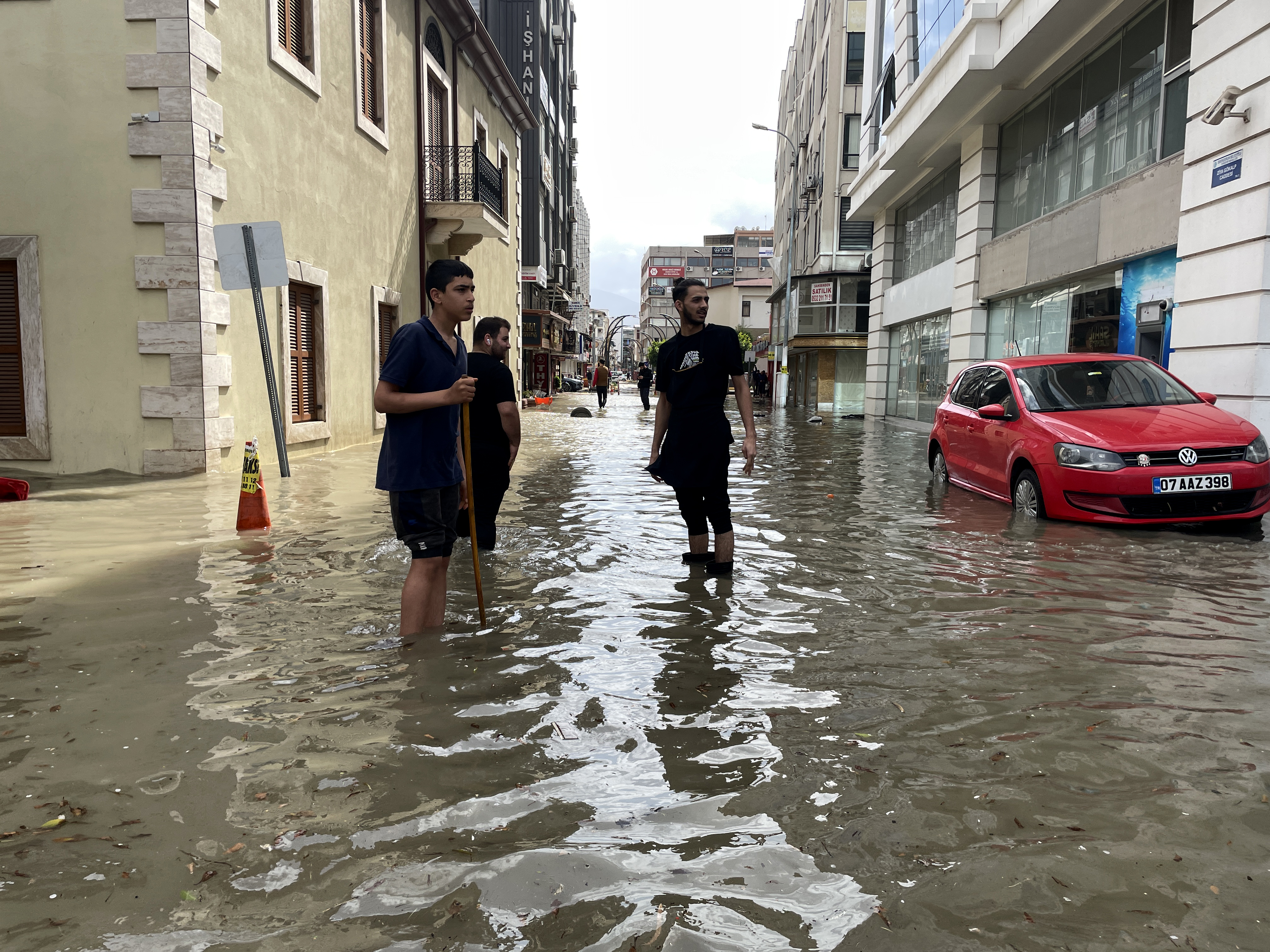 İskenderun'da neler oluyor? Endişelendiren görüntüler