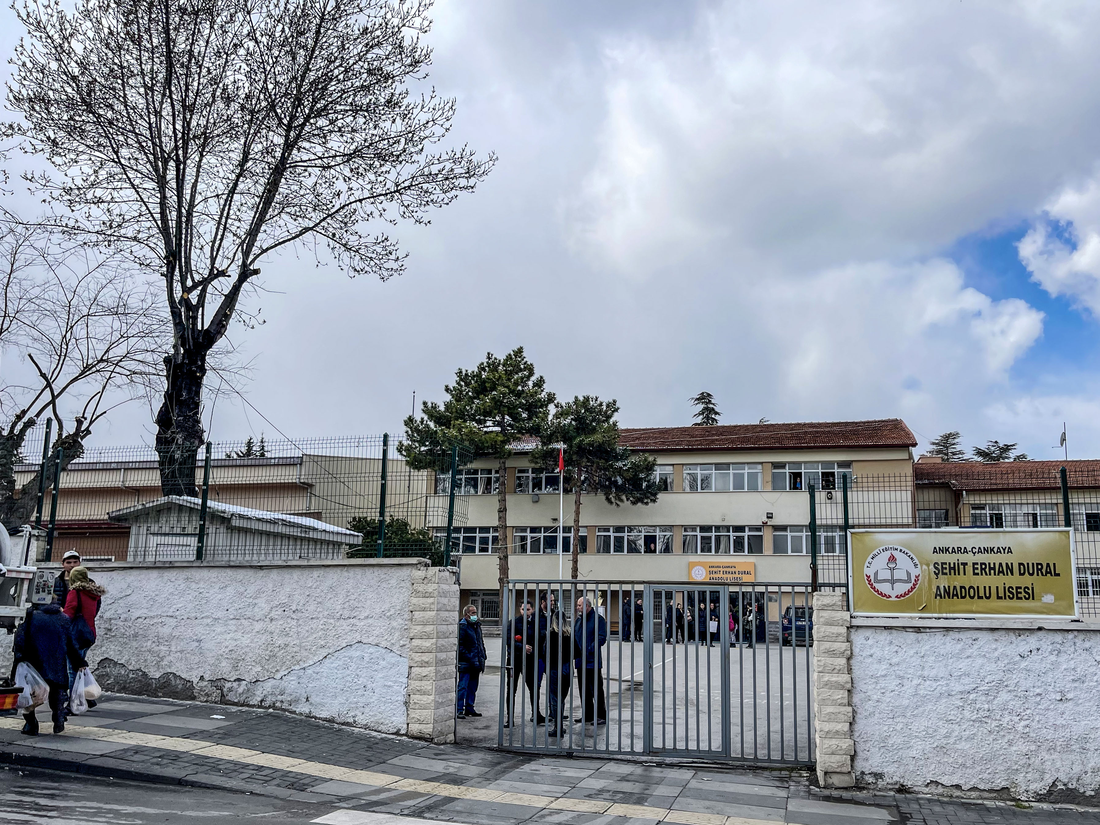 Ankara'da okuldan uzaklaştırılan öğrenci bıçakla dehşet saçtı: Alperen Palta öldü,  5 yaralı