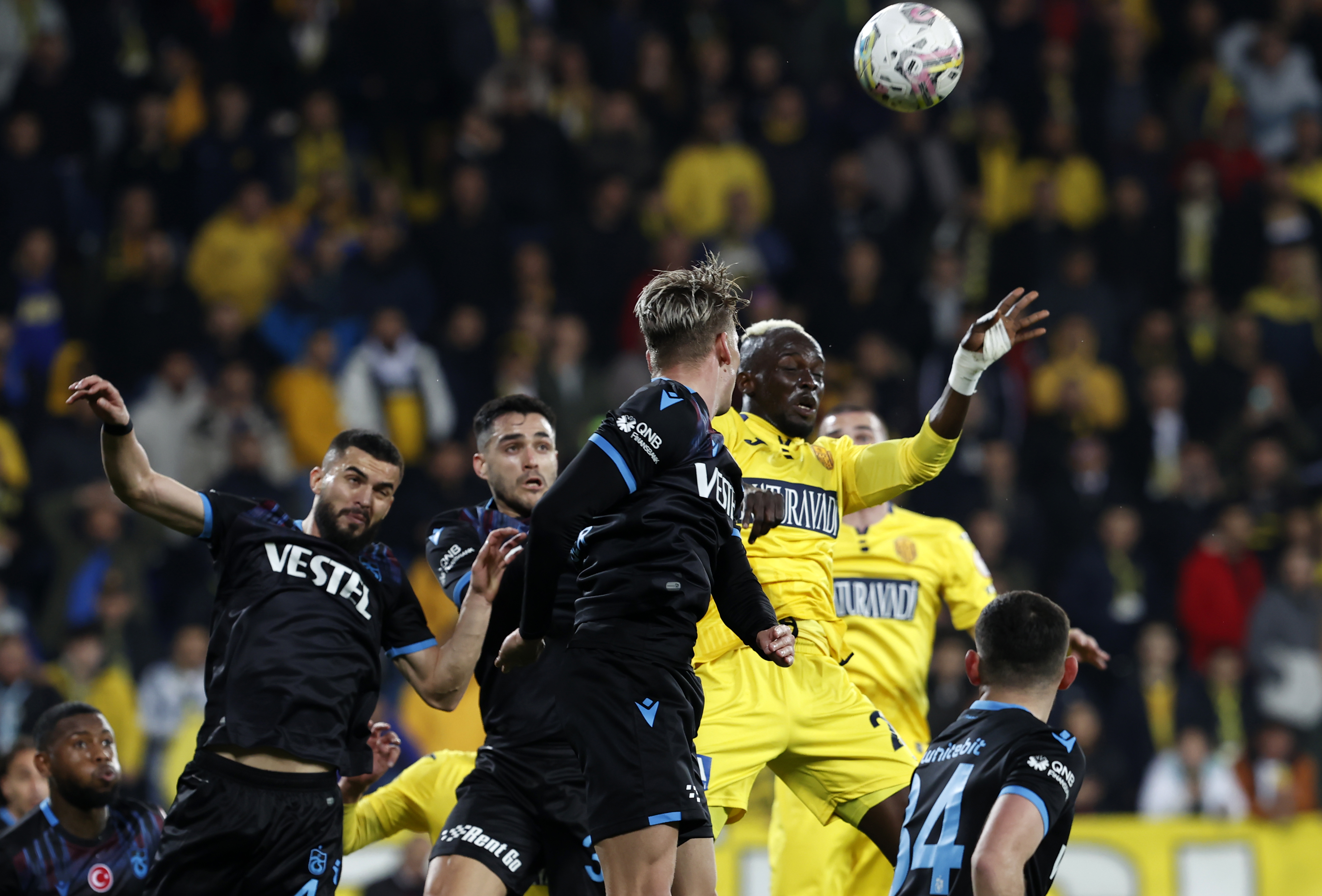 Ankaragücü Trabzonspor'u tuş etti. Kupadan eledi