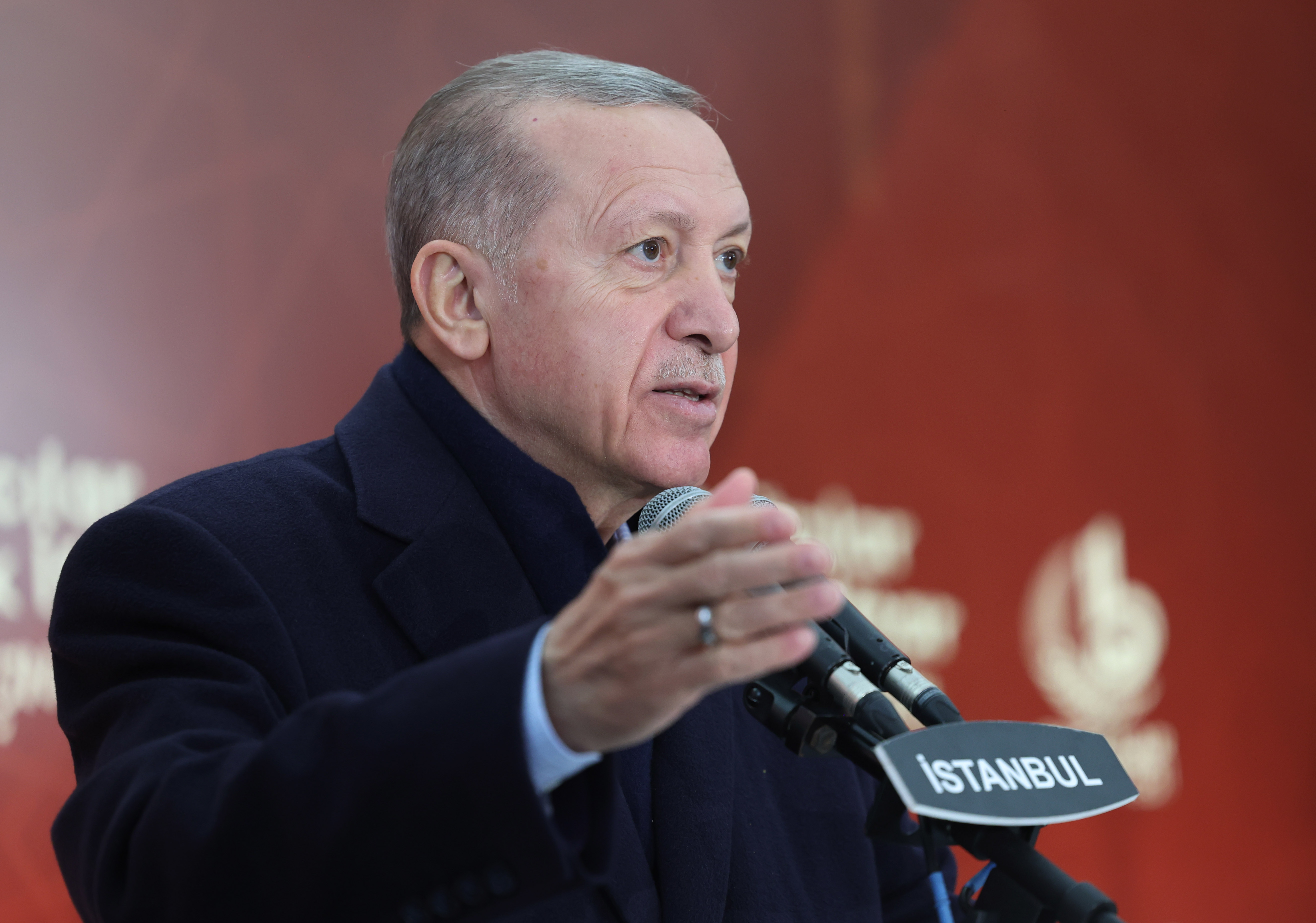 Erdoğan: Ayıptır biraz kafanı çalıştır. Bizim kapılar kapandı ona