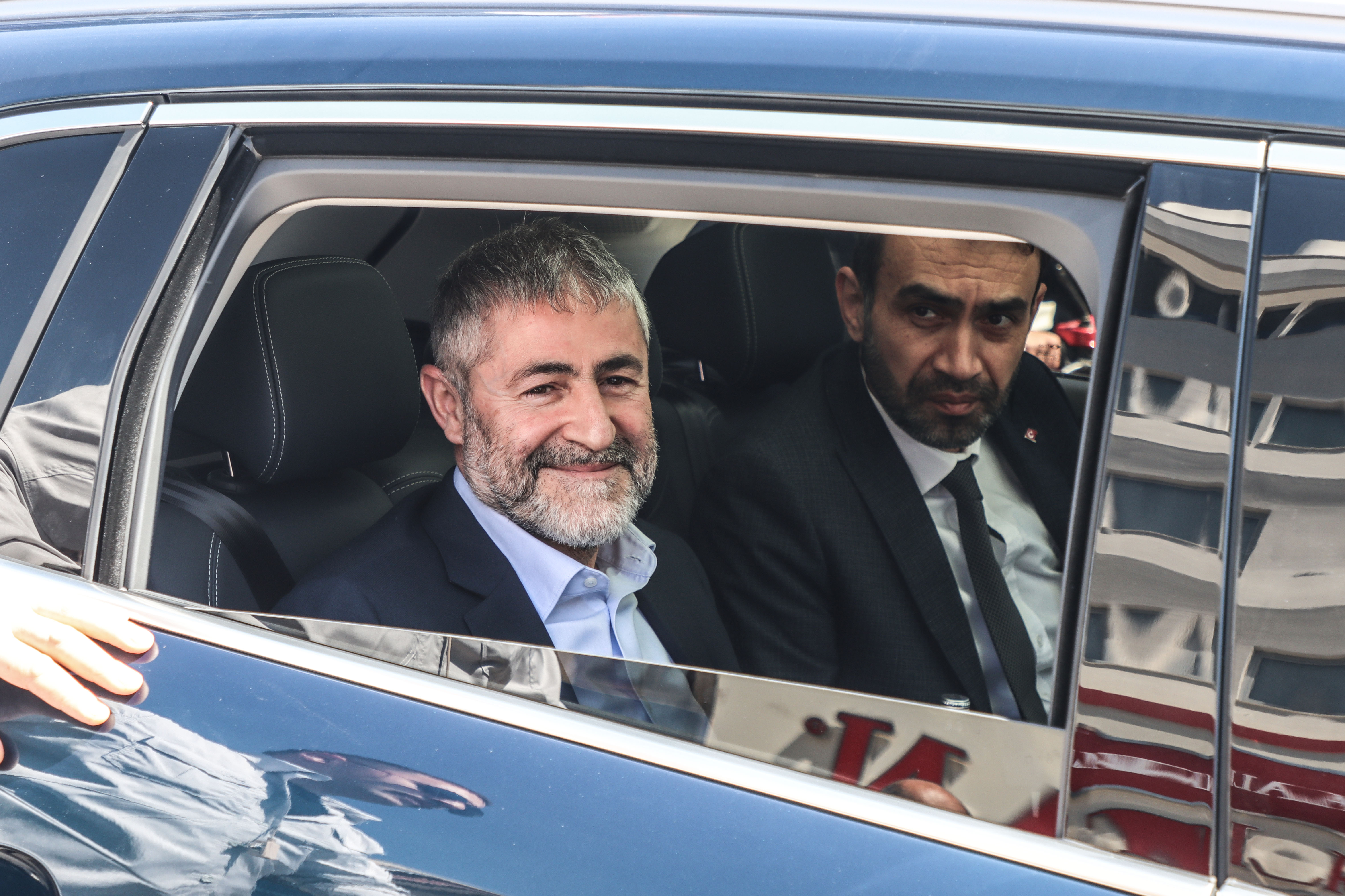 Bakan Nebati: Versek takla atarlar!