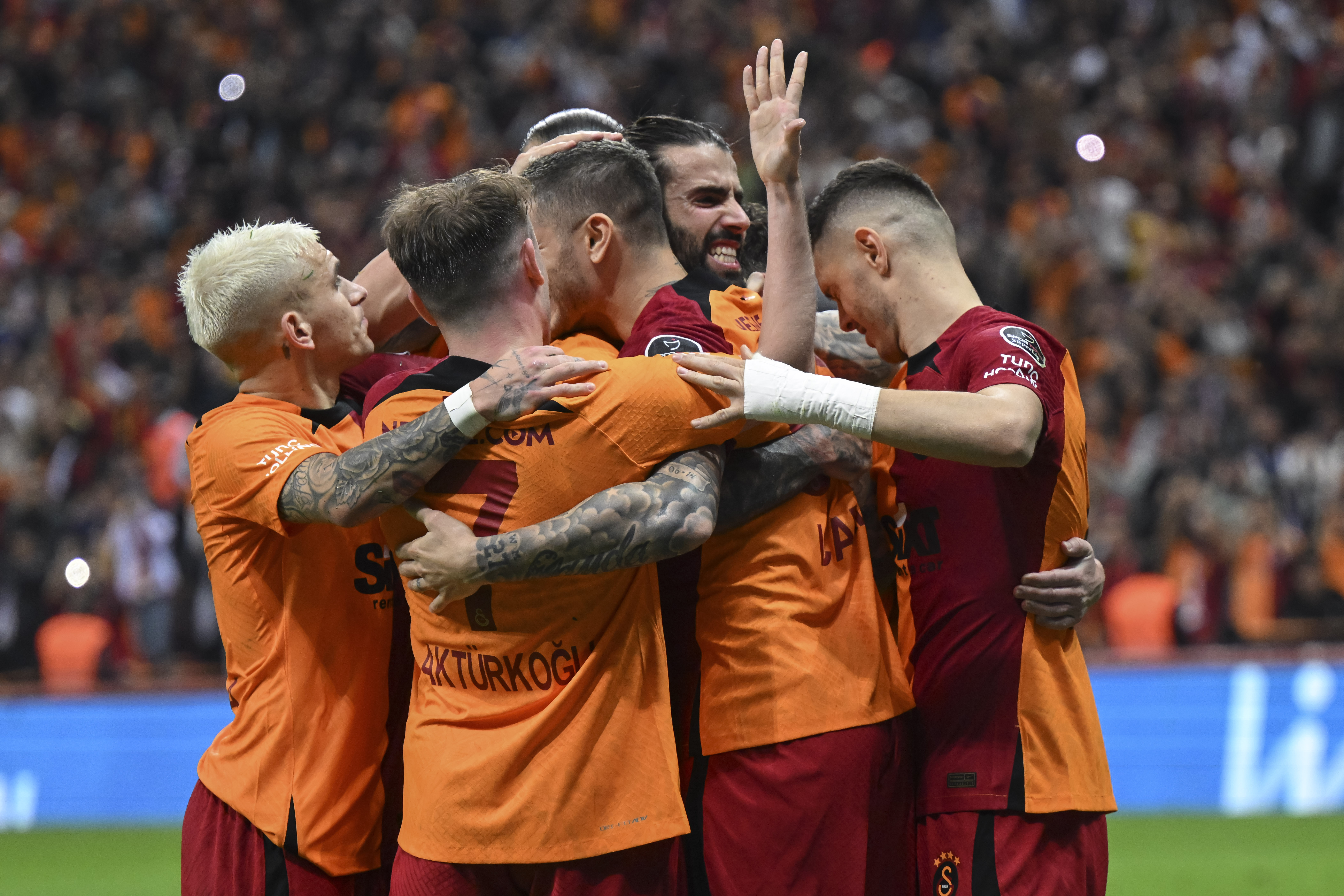 Galatasaray yarım düzine gol attı: Icardi'nin gecesi